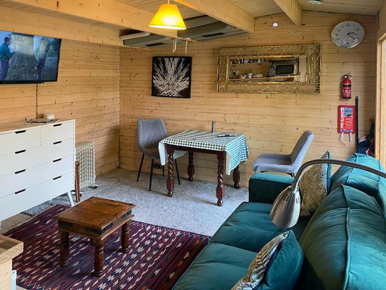 Cosy Garden Log Cabin Salisbury Eksteriør billede